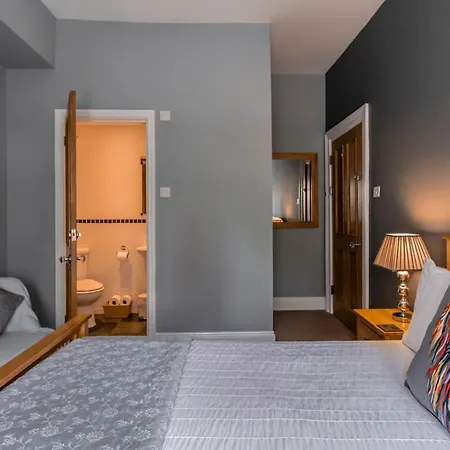 Scotia House - Beautifully Presented 4* 해러게이트