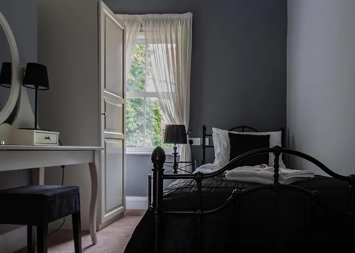 Scotia House - Beautifully Presented 4*